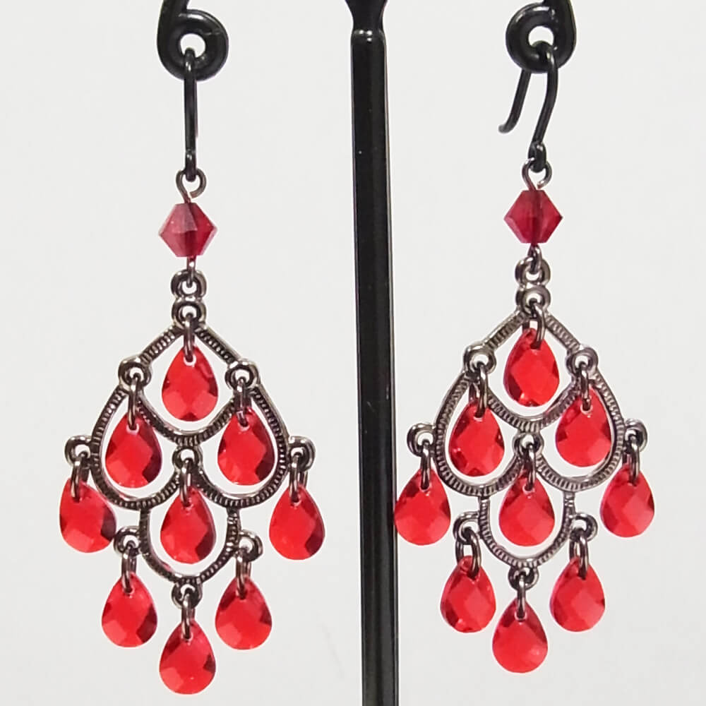 【ノンアレルギー】レッド クリスタル シャンデリア ピアス 樹脂ポスト