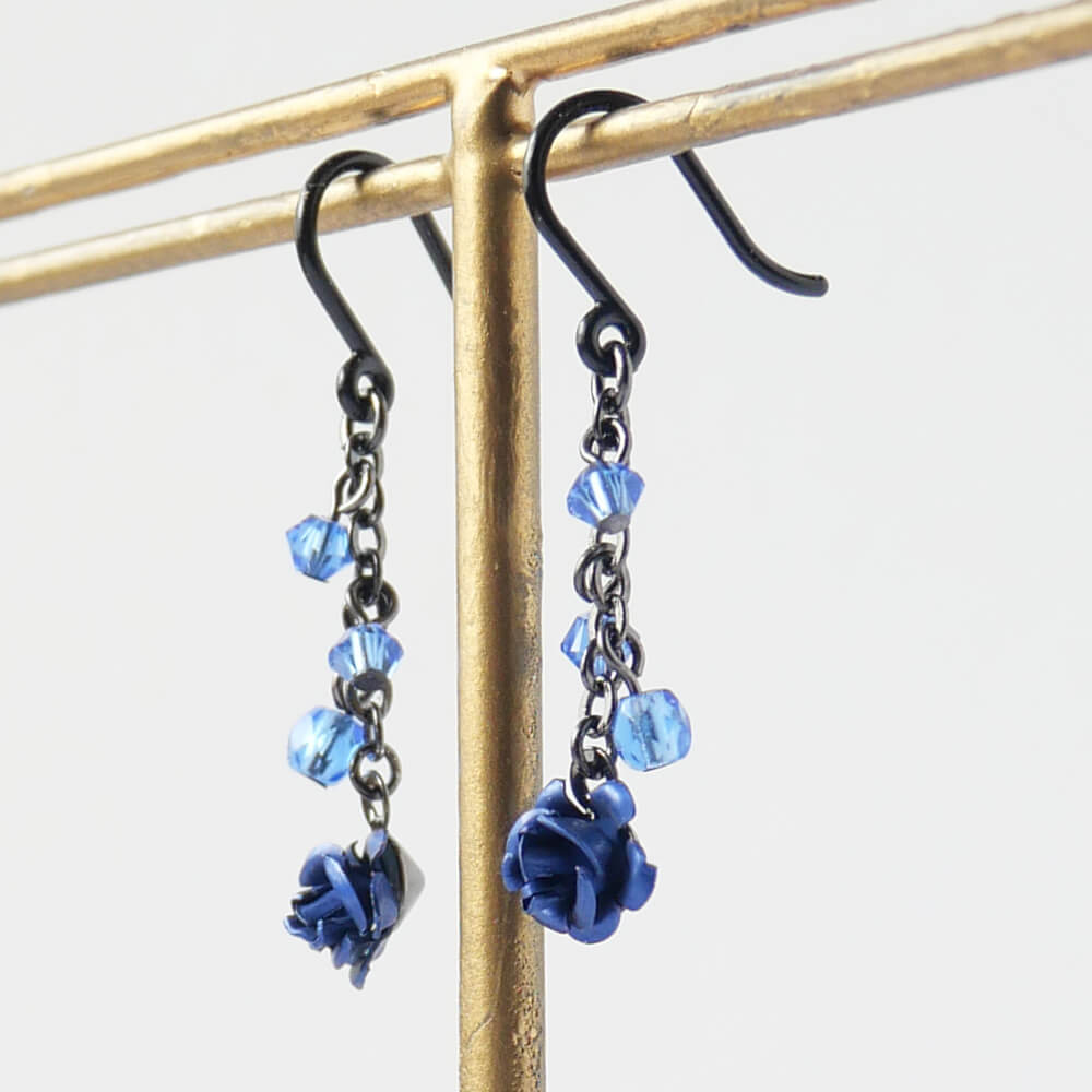 【ノンアレルギー】ガンメタ 青薔薇 mini ブルー ローズ ピアス