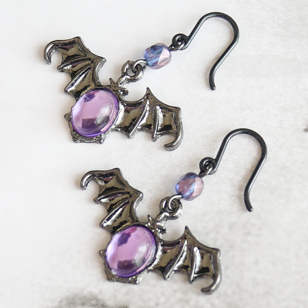 【樹脂ポスト】蝙蝠 コウモリ ピアス ハロウィン ノンアレルギー