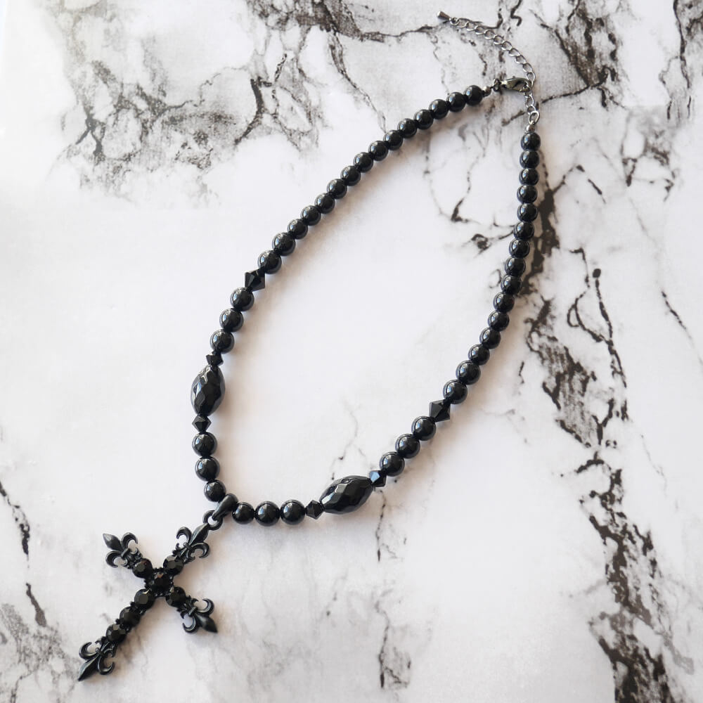 ブラック クリスタル 十字架 クロス 黒玉 ネックレス | ゴスロリ