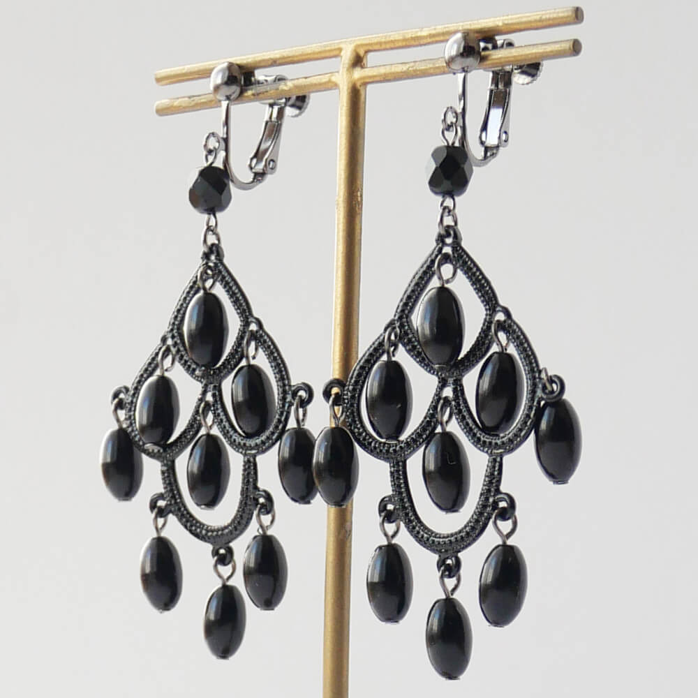 ブラック シャンデリア イヤリング