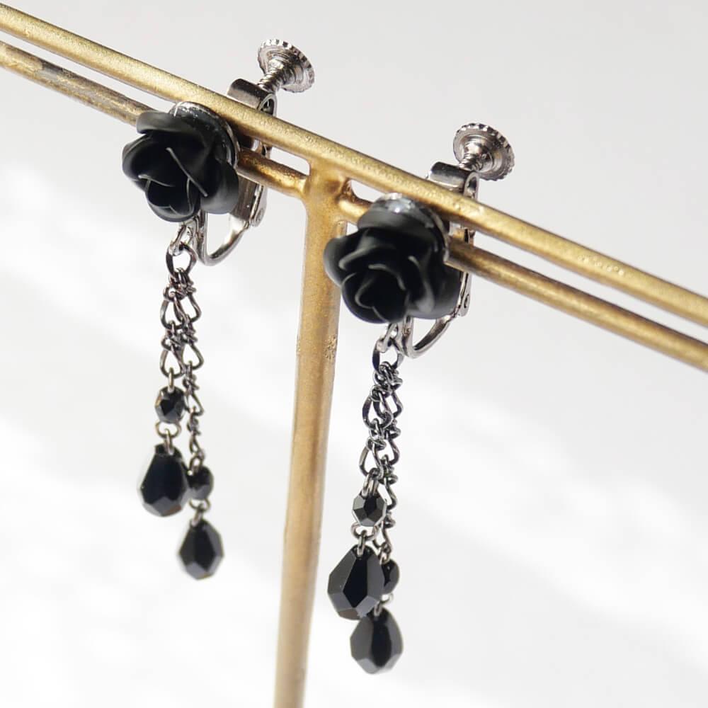 黒薔薇 ブラックストーン ガンメタ イヤリング