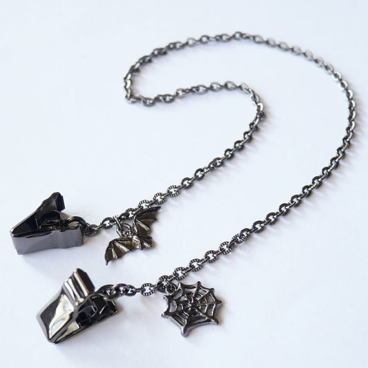 風で飛ばない様に 帽子止め ハットクリップ 便利グッズ ハロウィン 蝙蝠 蜘蛛の巣