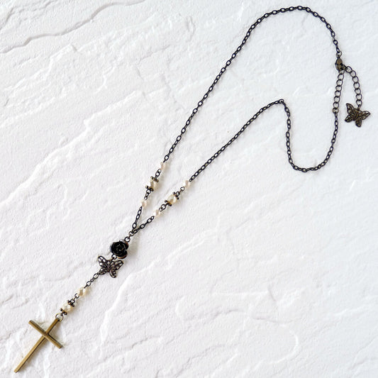 A vintage-style necklace perfect for gothic style