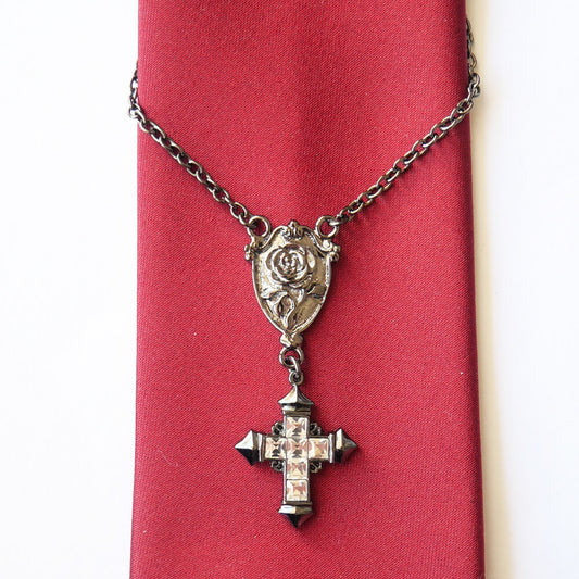 ネクタイチェーン タイピン 十字架 薔薇紋章 ガンメタ ゴシック メンズ アクセサリー