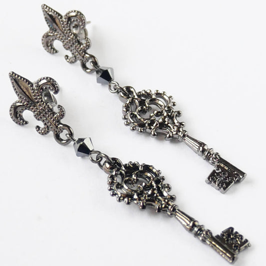 ピアス 鍵 百合の紋章