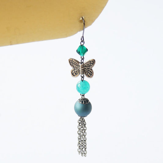 緑 グリーン珠 メタル蝶 フリンジ ピアス