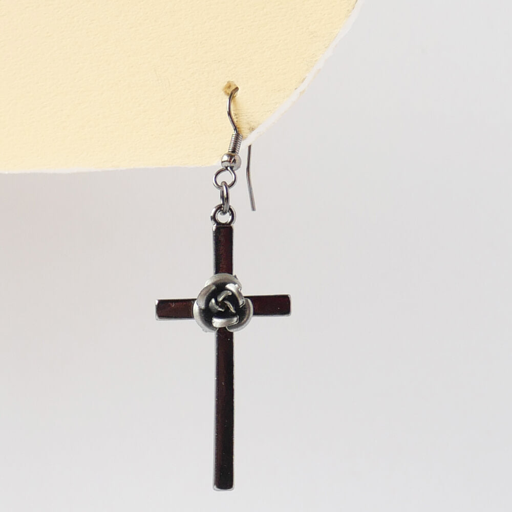 ゴスロリ ピアス ビンテージ風 薔薇十字架 ガンメタ ローズ クロス