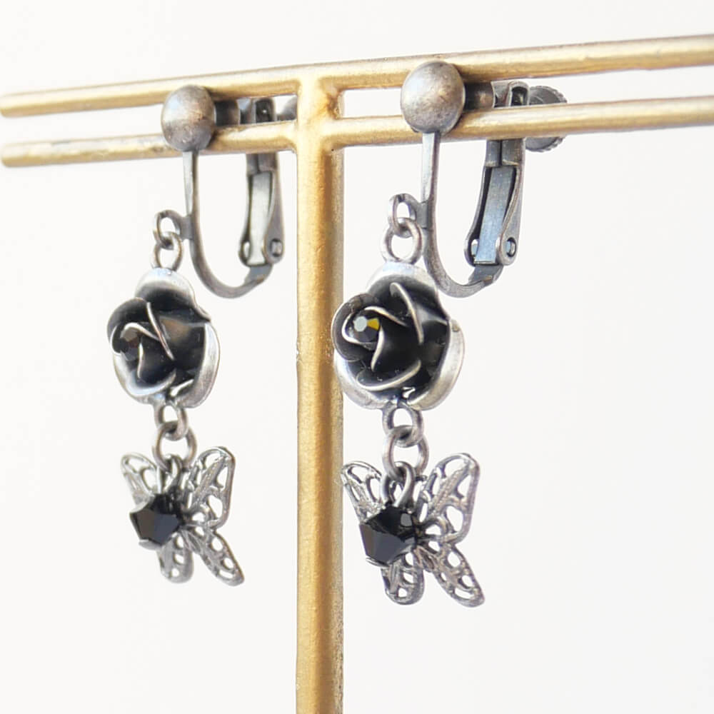 銀古美 薔薇 蝶 黒石 イヤリング