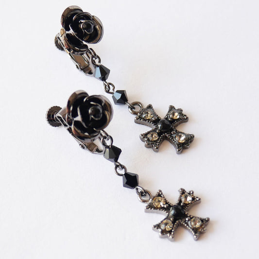 【ゴシック】薔薇&十字 イヤリング ブラッククリスタル