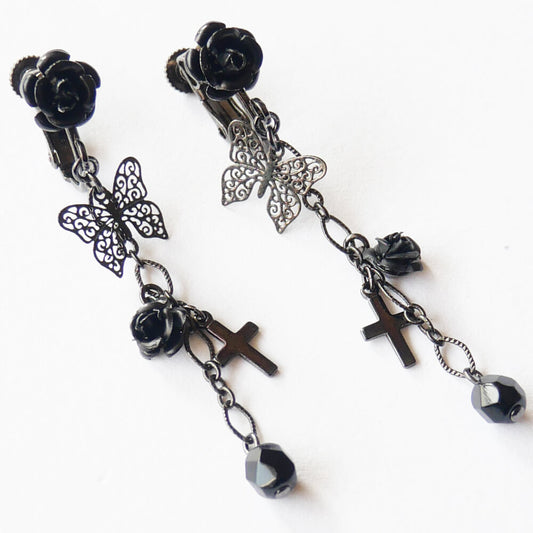 【ローズガーデン】黒薔薇 蝶 チェコビーズ イヤリング ブラック