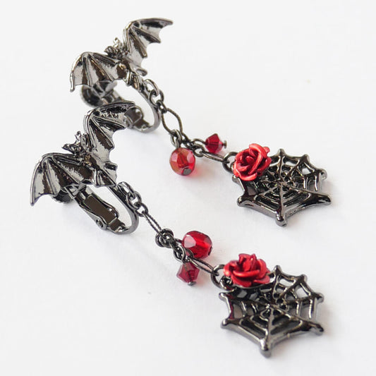 【ゴシック オカルト】赤 薔薇 レッド 蜘蛛の巣 蝙蝠イヤリング
