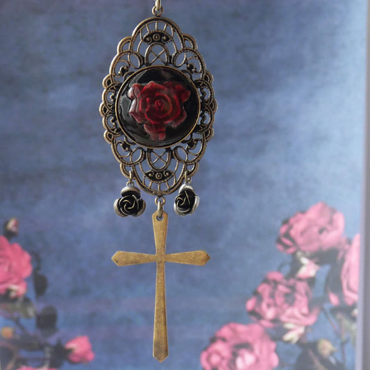 深紅の祈り ゴスロリ ネックレス 赤薔薇 十字架 ロングペンダント アンティークゴールド レディース