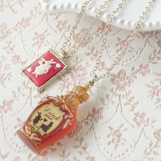 アリスシリーズ タキシードラビットカメオ パフュームボトル ペンダント2本セット