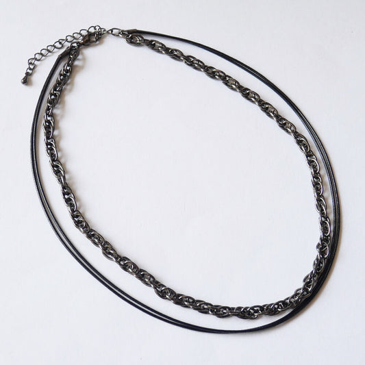 黒 鎖 ガンメタ チェーン 3連 合皮 ネックレス ゴスロリ