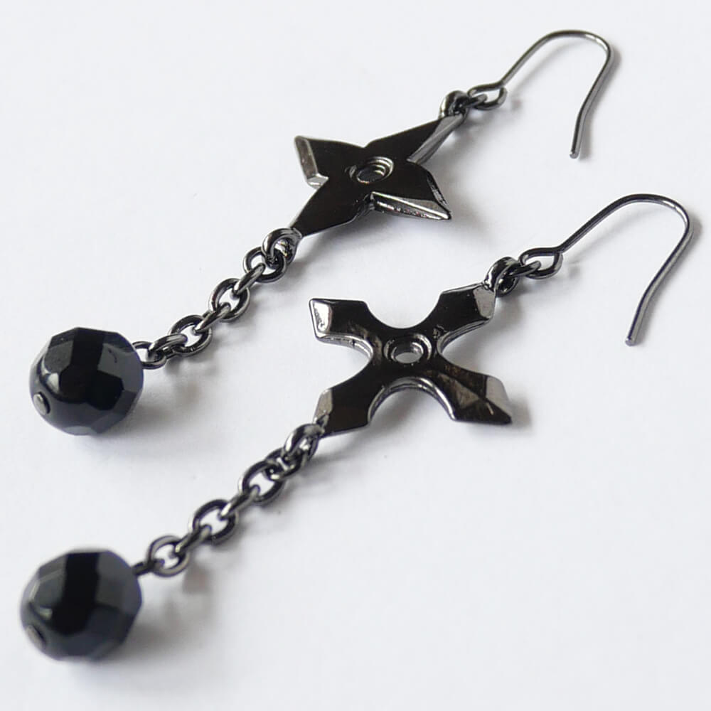 手裏剣 二種 黒石 ピアス