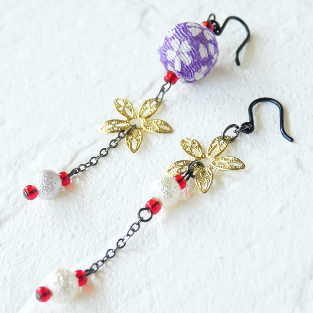 【ノンアレルギー】ちりめん珠 アシンメトリー ピアス