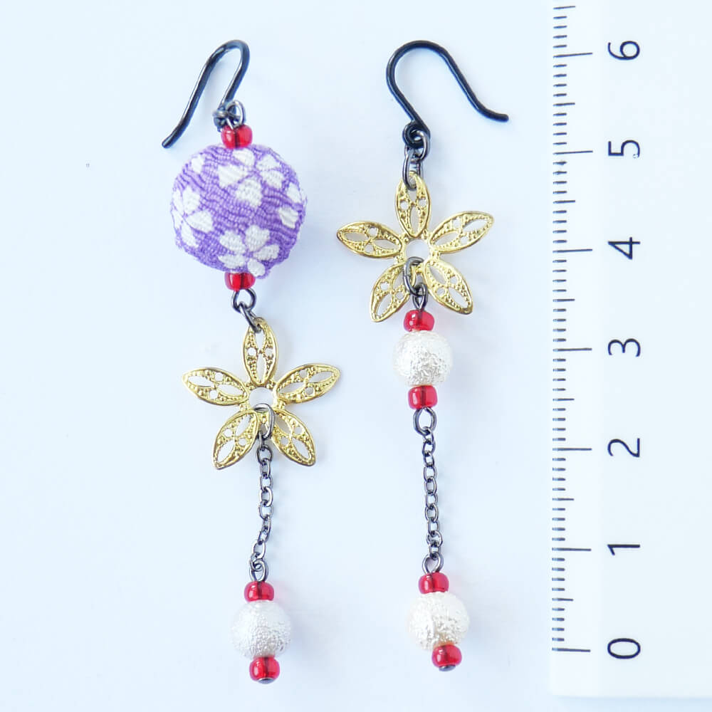 【ノンアレルギー】ちりめん珠 アシンメトリー ピアス