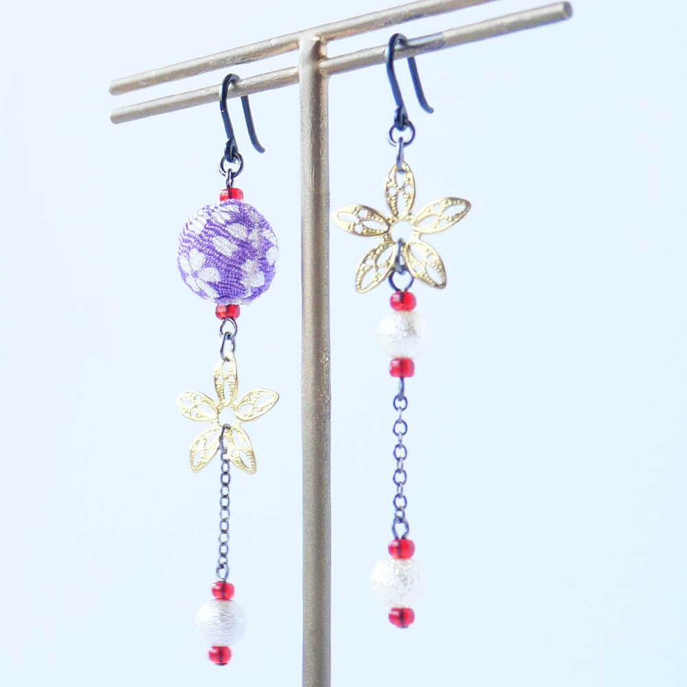【ノンアレルギー】ちりめん珠 アシンメトリー ピアス