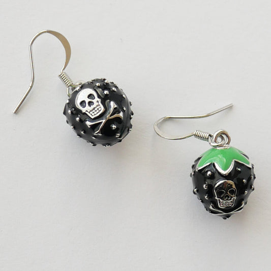 毒苺 ドクロイチゴ ピアス