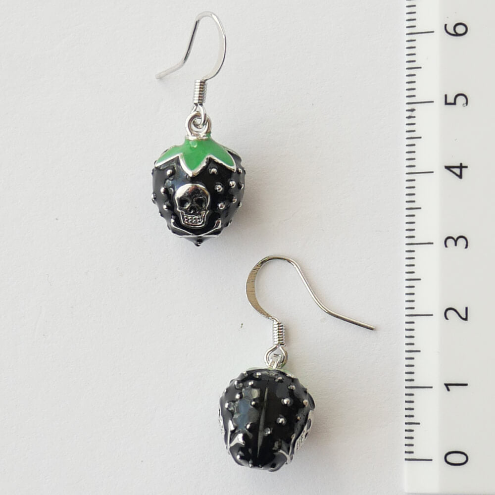 毒苺 ドクロイチゴ ピアス