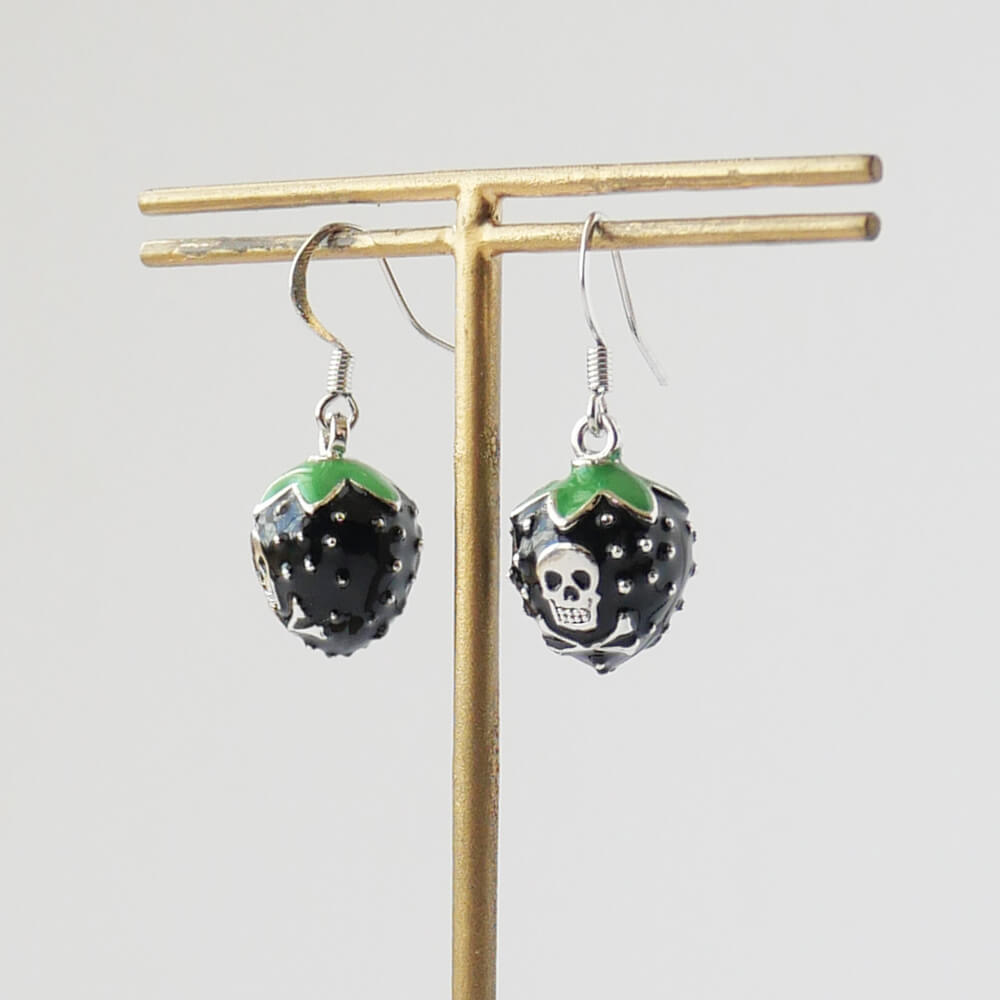 毒苺 ドクロイチゴ ピアス