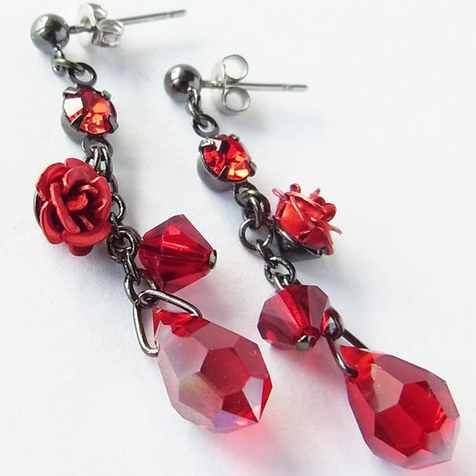 レッド ドロップ クリスタル 赤薔薇 ピアス