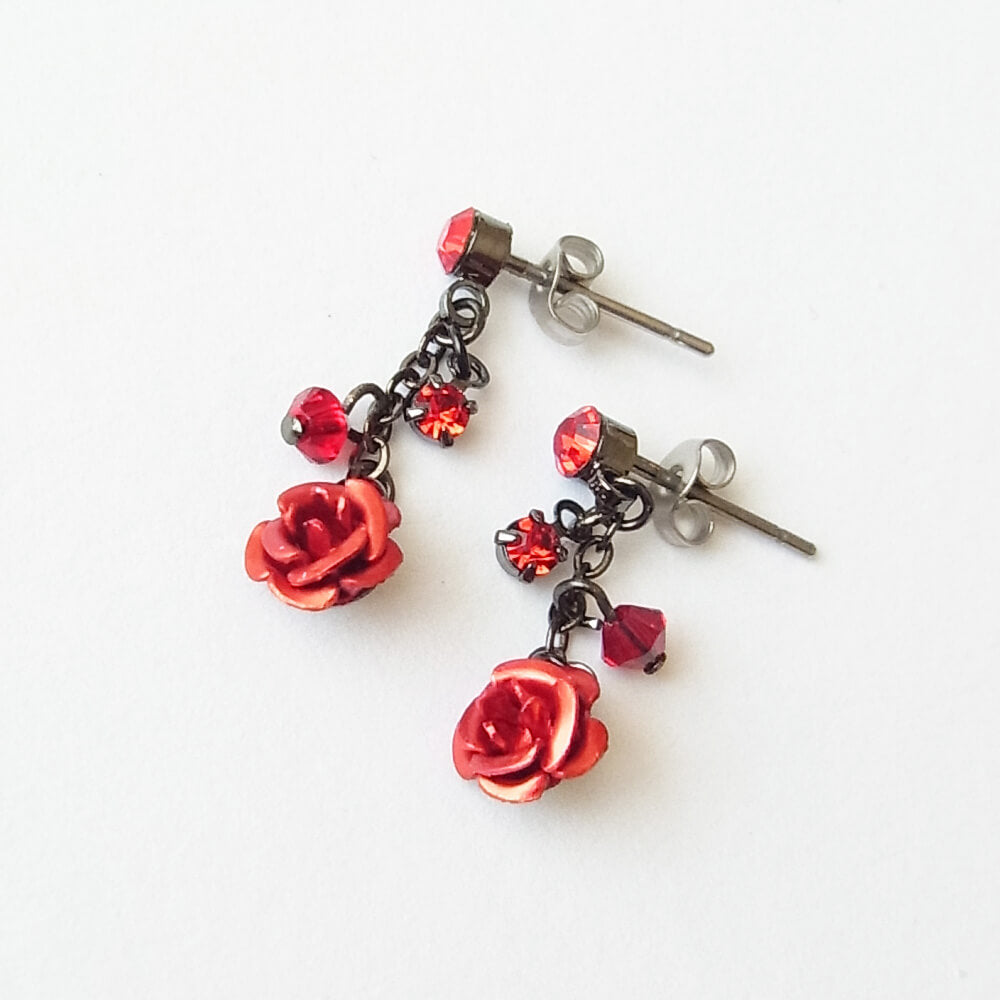 ピアス バラ ローズ 小さめ ゴスロリ 赤 黒 青 紫 薔薇