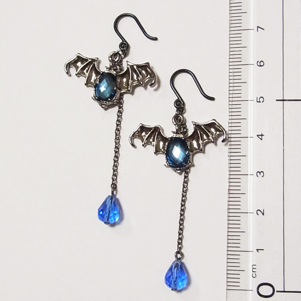 【ノンアレルギー樹脂ポスト】蝙蝠 コウモリ ピアス ハロウィン ブルー