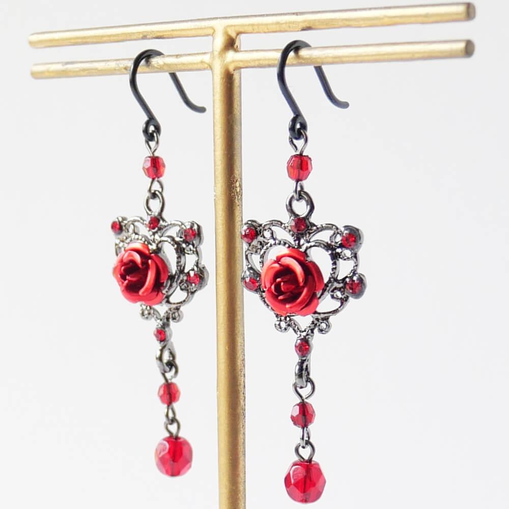 樹脂ポスト ゴスロリ 薔薇 ゴスハート ピアス ブランド