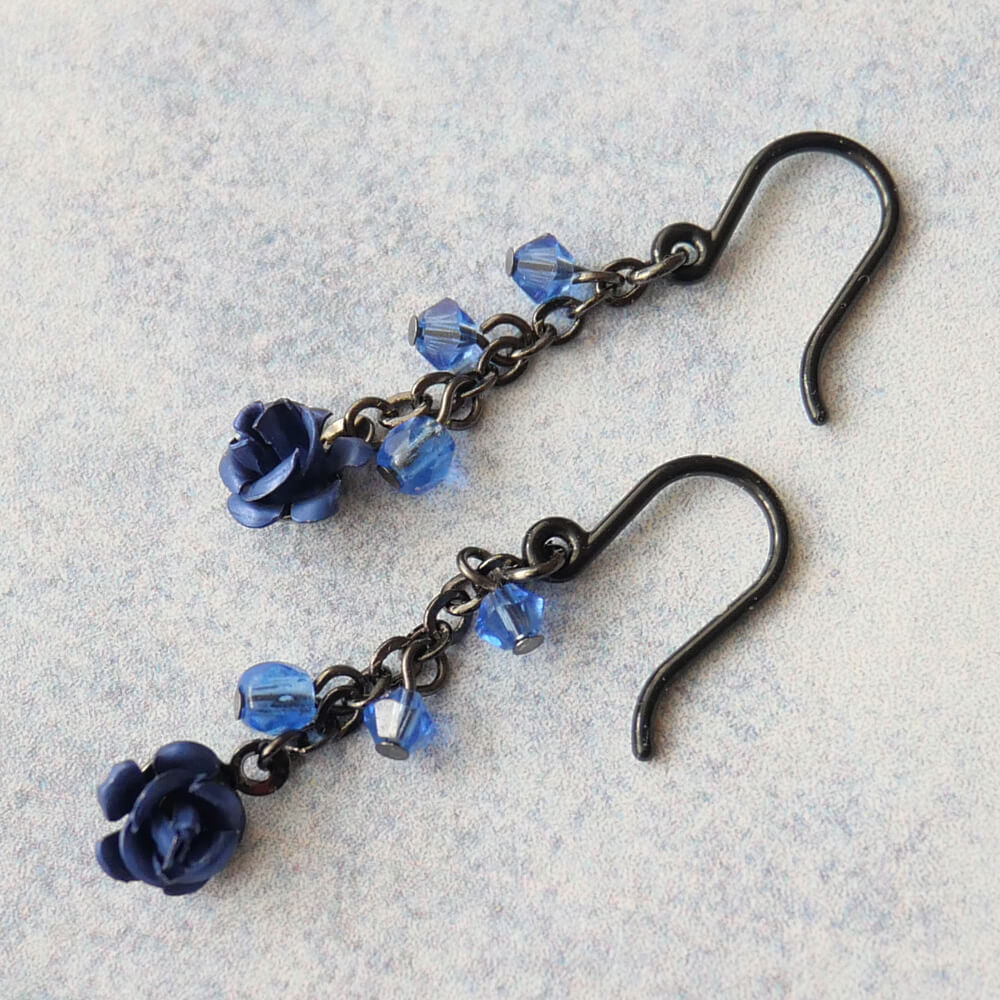 【ノンアレルギー】ガンメタ 青薔薇 mini ブルー ローズ ピアス
