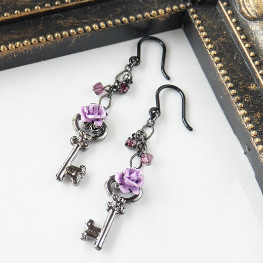 【ノンアレルギー】紫薔薇 パープル ローズ 鍵 ピアス ゴスロリ