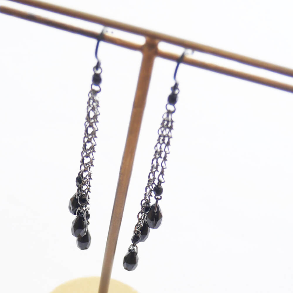 【樹脂ポスト】黒 ブラック 3チェーン ロング ゴシック ピアス ノンアレルギー