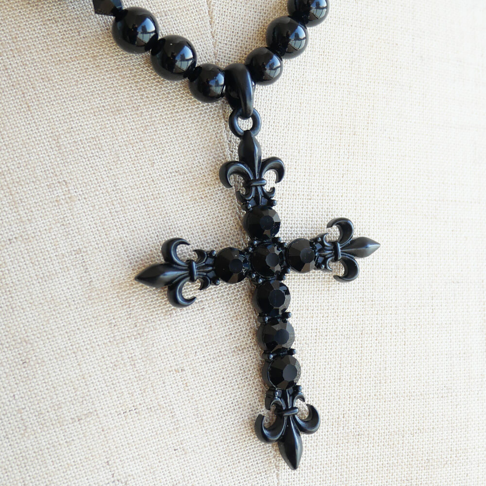 ブラック クリスタル 十字架 クロス 黒玉 ネックレス | ゴスロリ