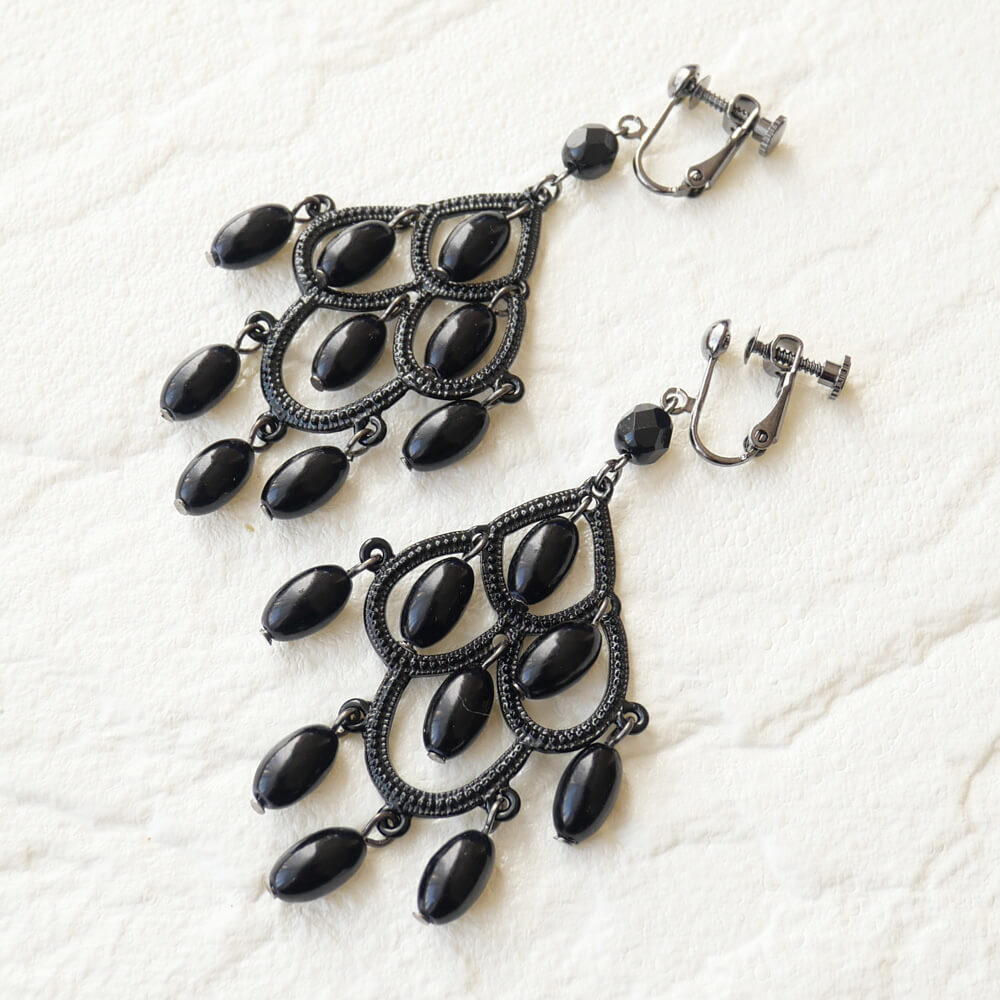 ブラック シャンデリア イヤリング