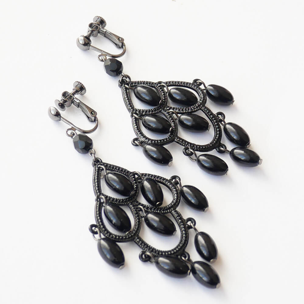 ブラック シャンデリア イヤリング