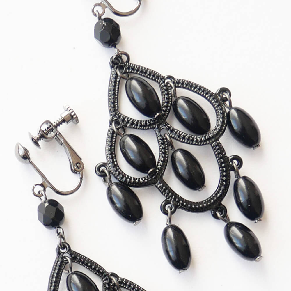 ブラック シャンデリア イヤリング