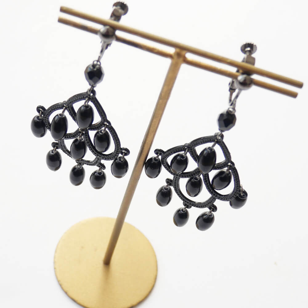 ブラック シャンデリア イヤリング