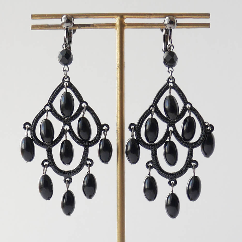 ブラック シャンデリア イヤリング