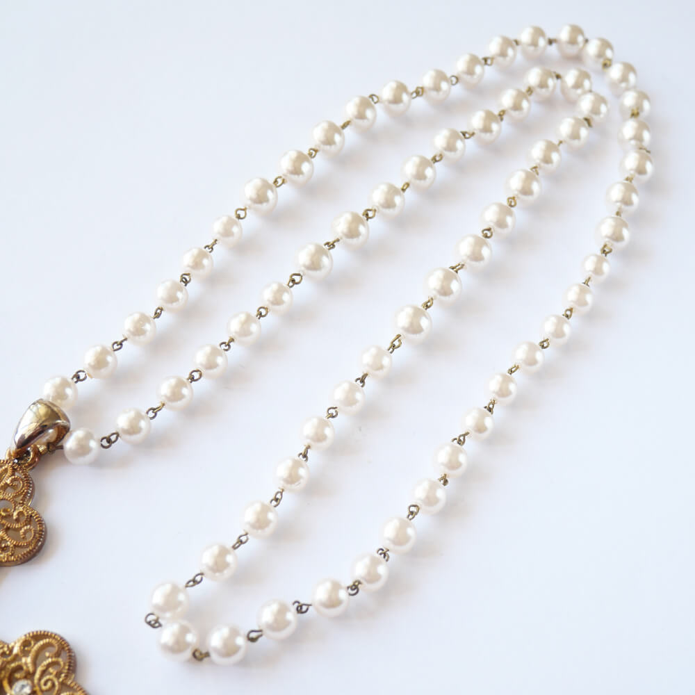 Approximately 80-centimeter long pearl
