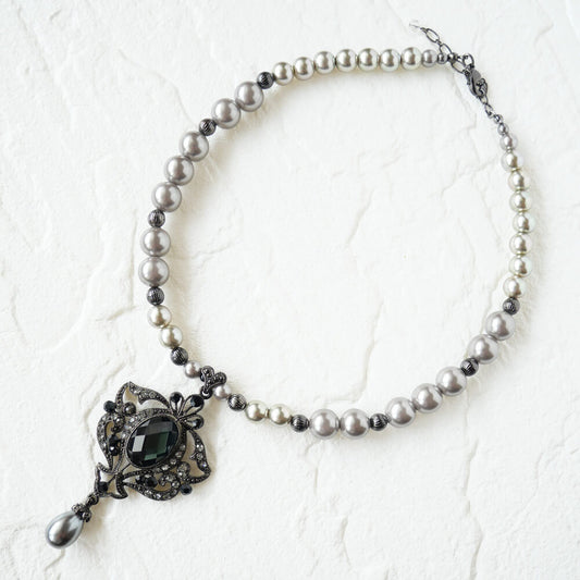 グレーパール ビンテージ風 ショートネックレス