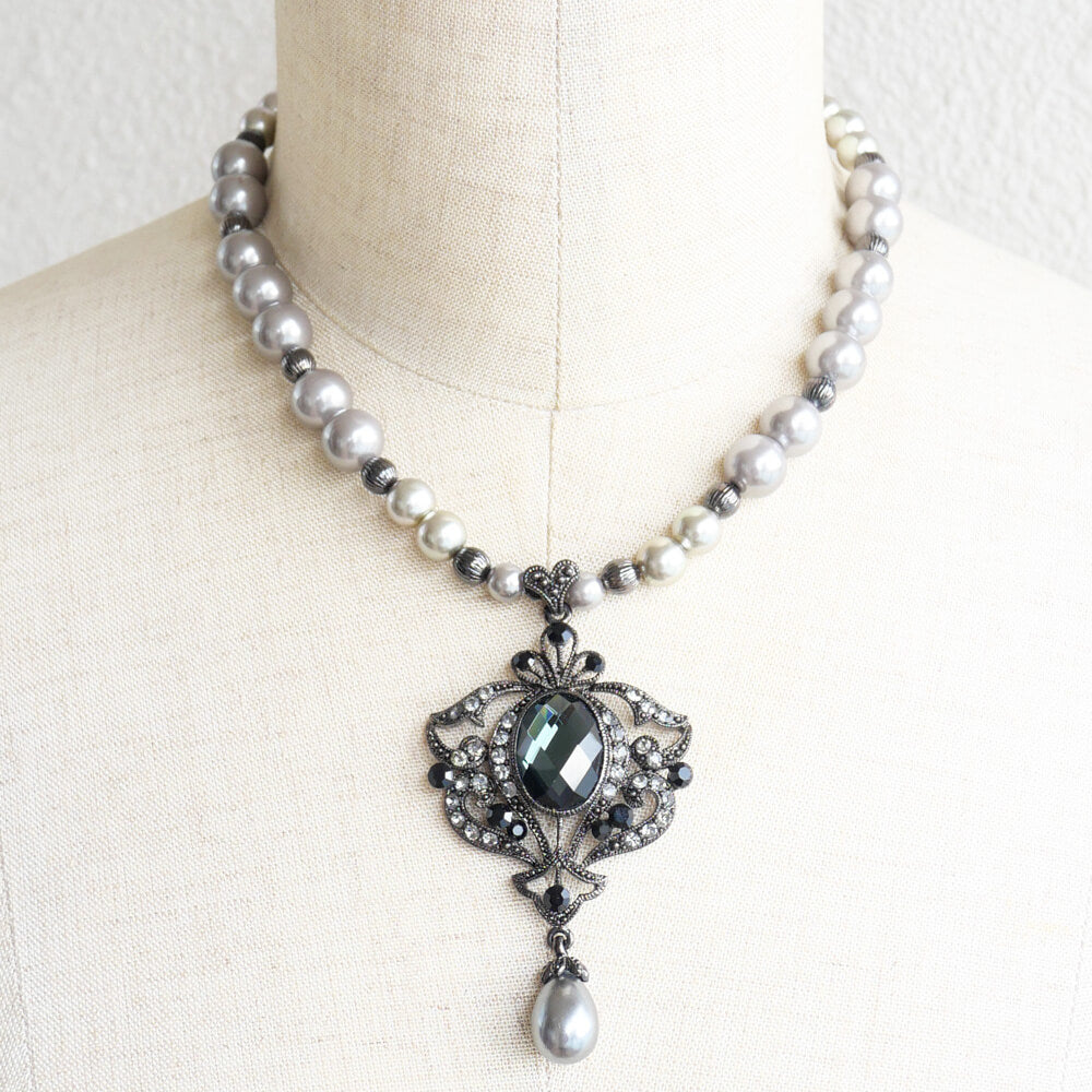 グレーパール ビンテージ風 ショートネックレス