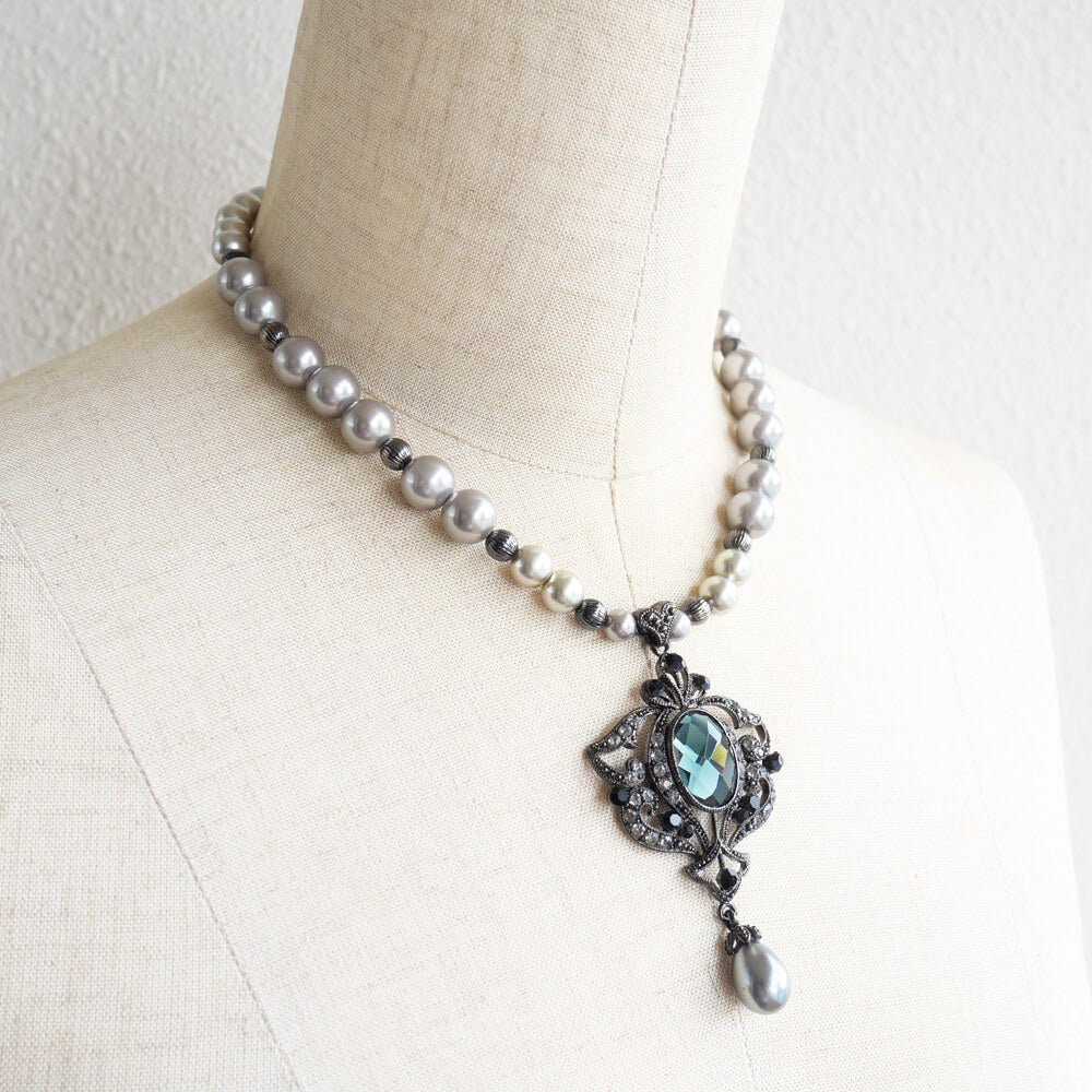 グレーパール ビンテージ風 ショートネックレス