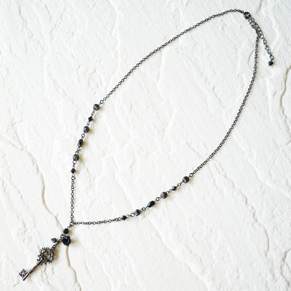 [Gothic] Black Rose Key Necklace