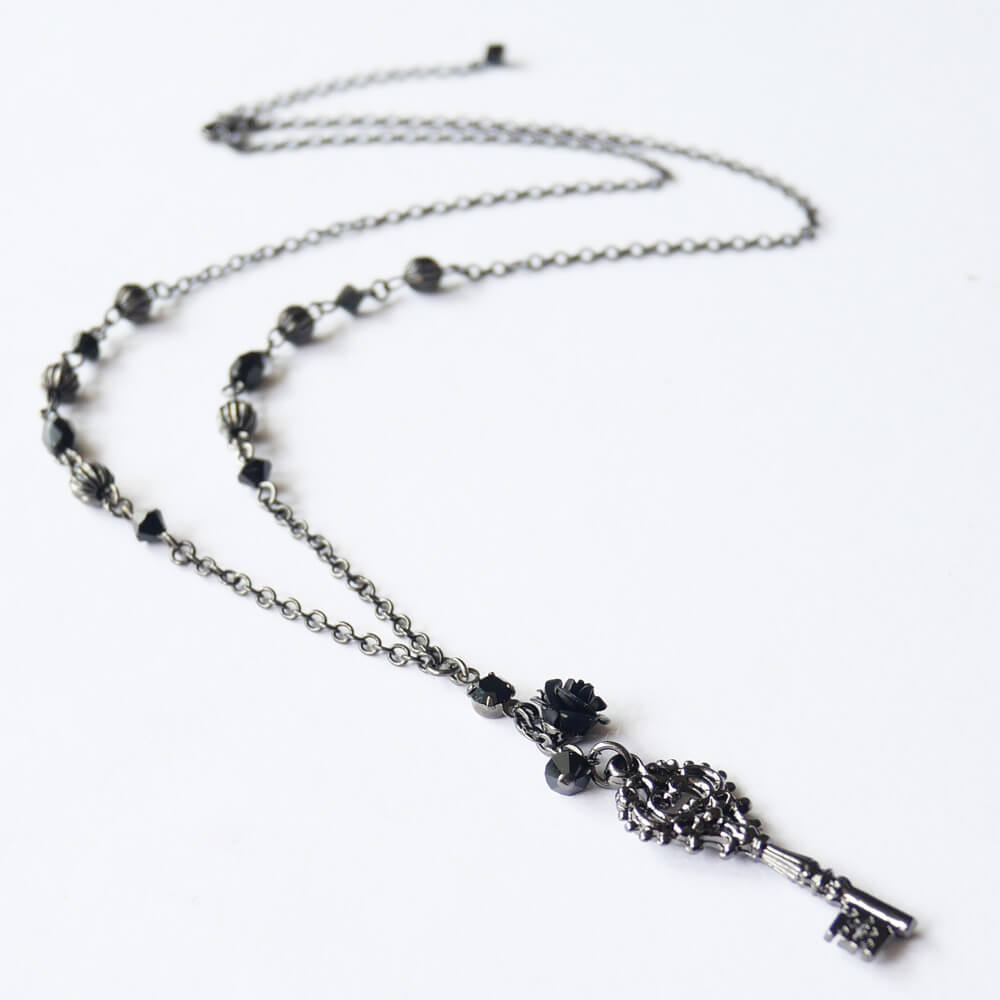 [Gothic] Black Rose Key Necklace
