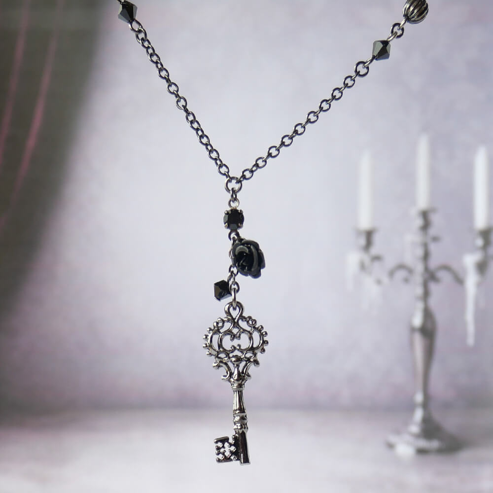 [Gothic] Black Rose Key Necklace