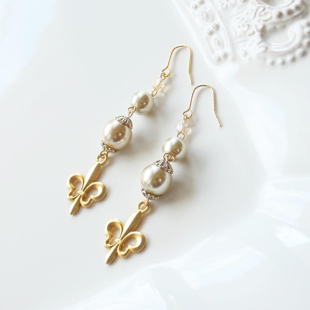 百合の紋章 フルール・ド・リス パール ピアス ゴスロリ