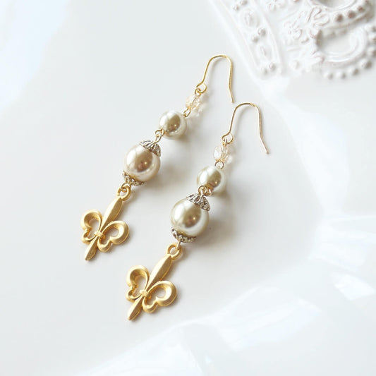 百合の紋章 フルール・ド・リス パール ピアス ゴスロリ