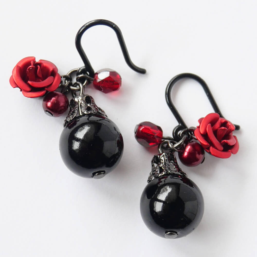 【ノンアレルギー】赤薔薇 黒玉 レッド ローズ ブラック ボール ピアス ゴスロリ