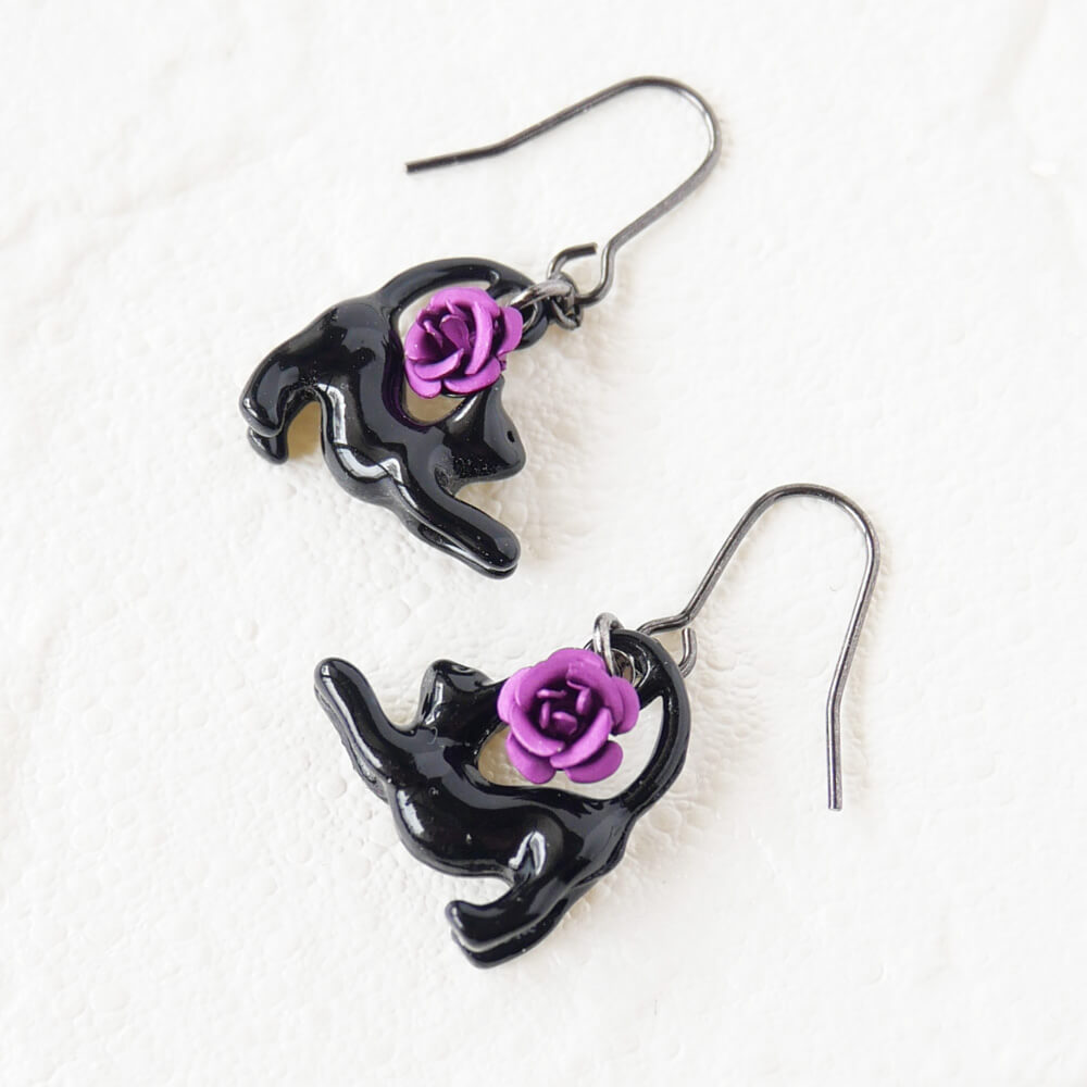 ピアス 黒猫 ブラックキャッツ 紫薔薇